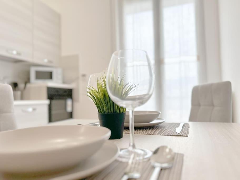Elegant Apartment - Wifi - Smart Tv - Netflix Genoa Exterior photo